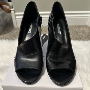EUC Nine West Shooties